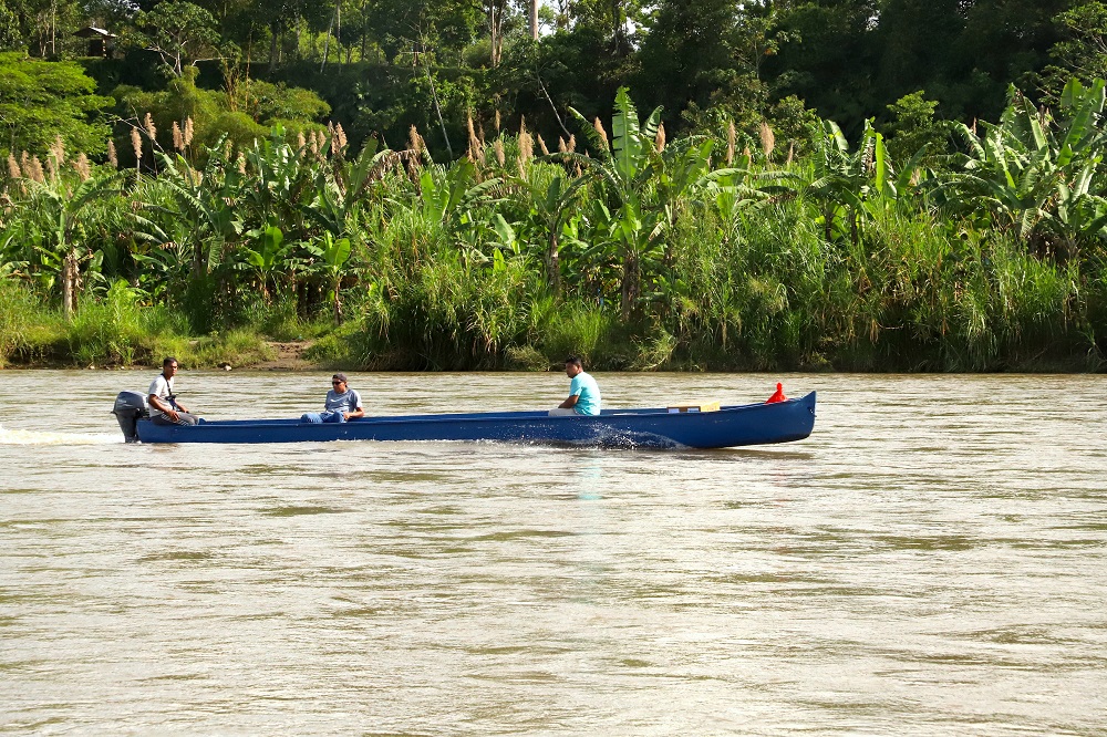 Bote en Río Telire